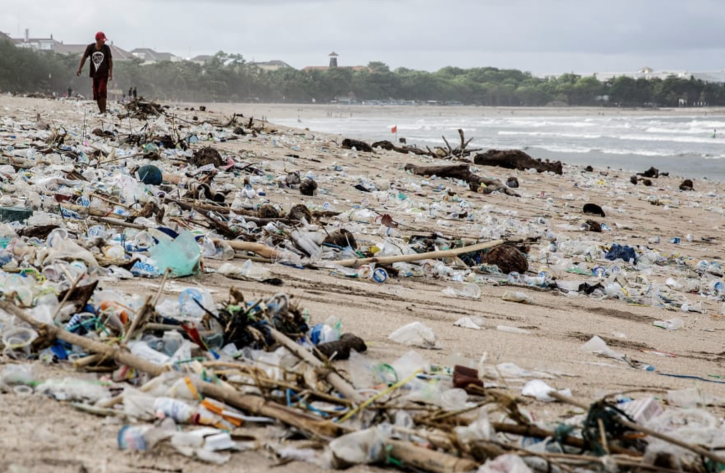 How floating robots are currently removing 30 million pounds of trash ...