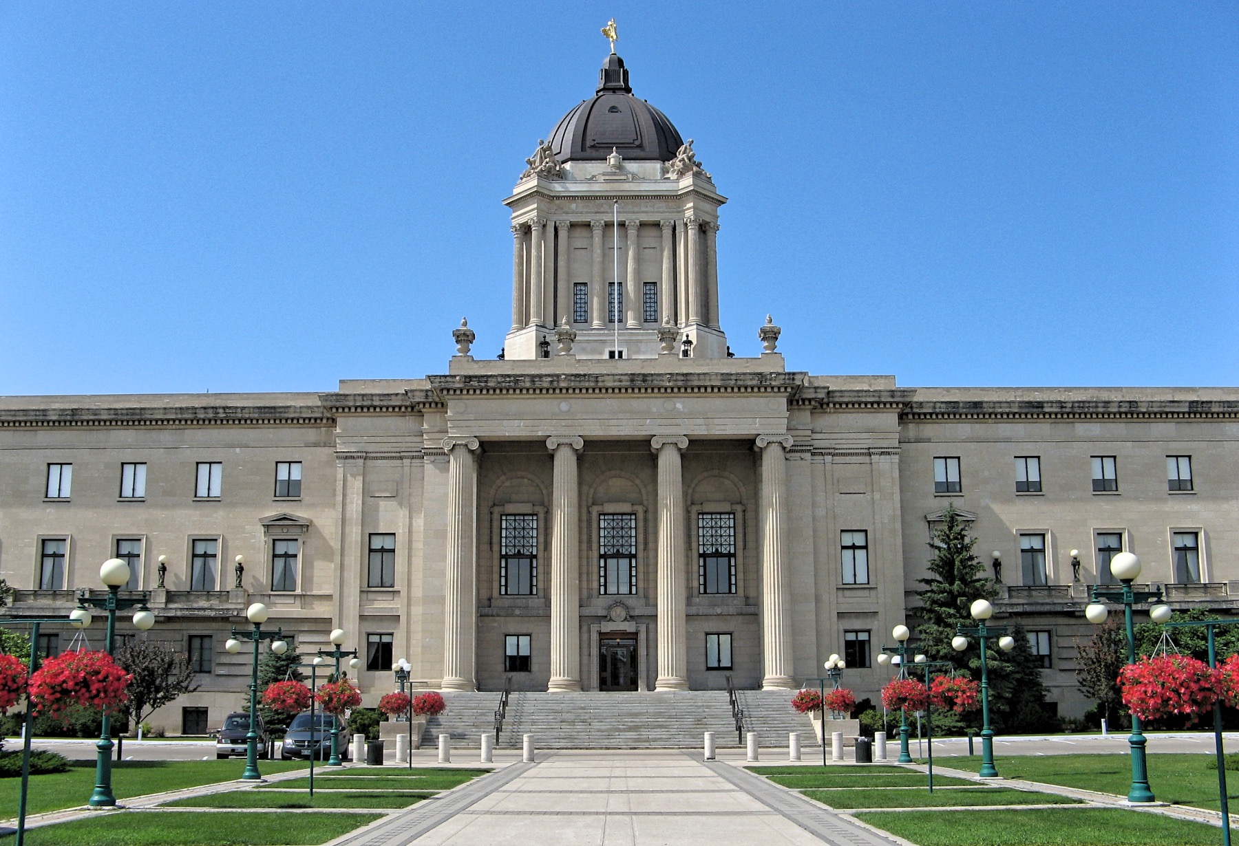 Manitoba Legislative Building | TravelBox - Global Trip Activity Planner